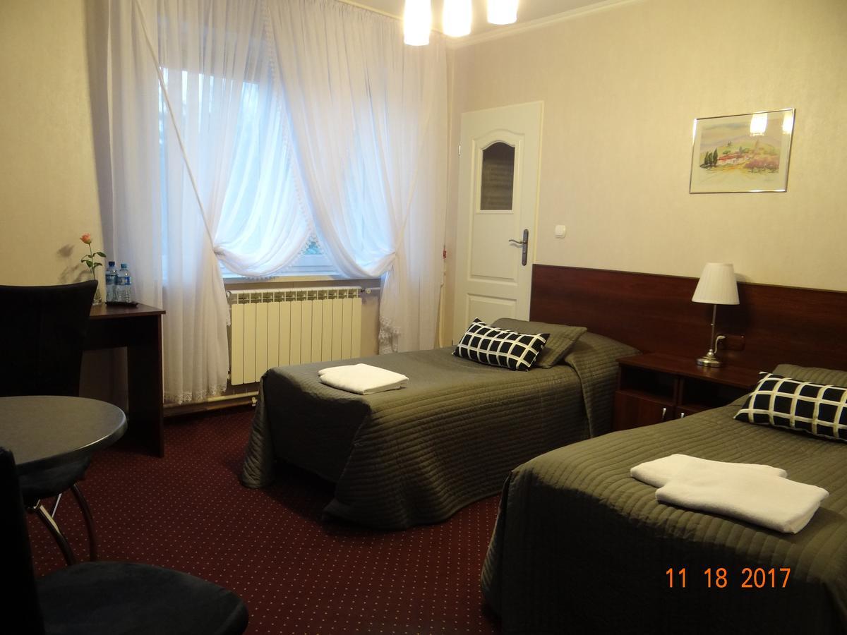 Bed and Breakfast "Arkadia" Остроленка Екстер'єр фото